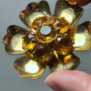 Vintage Gold and Amber Faceted Large Stones Brooch Flower Brass? 5423 B